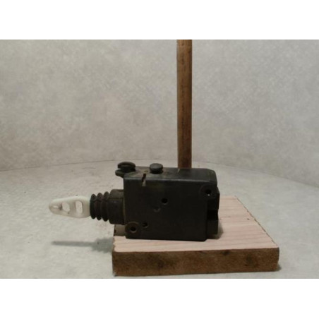 Fermeture non centralisee avant droit PEUGEOT 205 PHASE 1 d’occasion