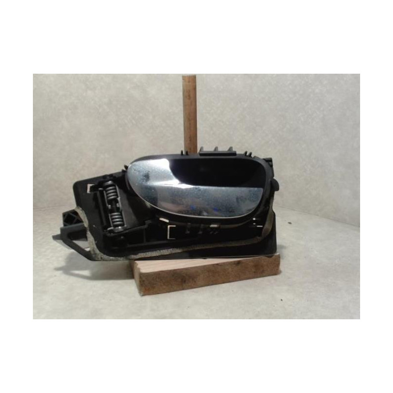 Poignee interieur avant gauche PEUGEOT 307 PHASE 1 BREAK d’occasion