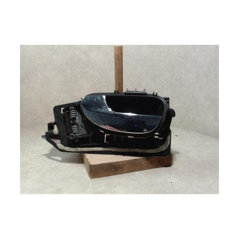 Poignee interieur avant gauche PEUGEOT 307 PHASE 1 BREAK d’occasion