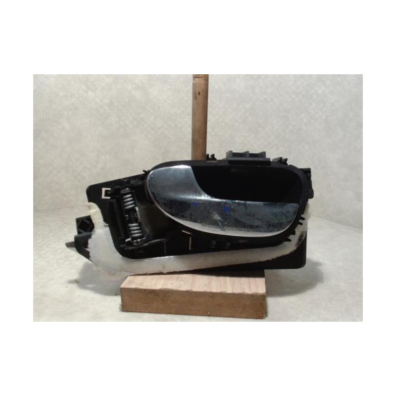 Poignee interieur arriere gauche PEUGEOT 307 PHASE 1 BREAK d’occasion