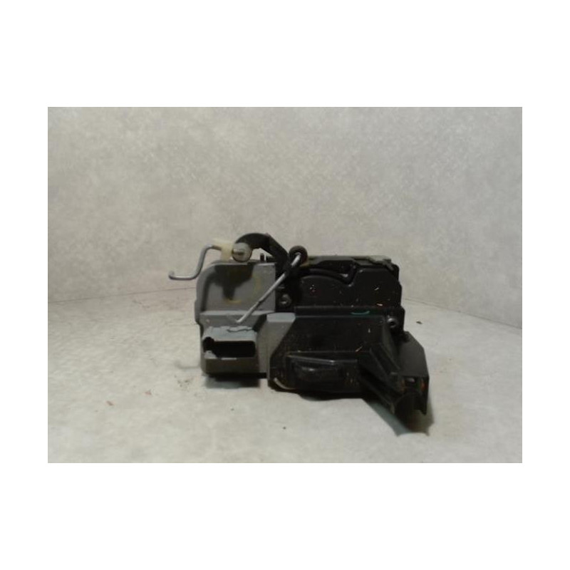 Serrure avant gauche PEUGEOT 307 PHASE 1 d’occasion