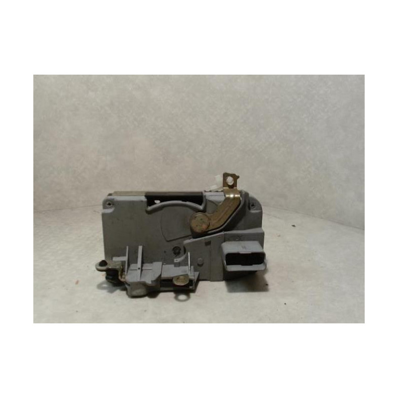 Serrure avant droit PEUGEOT 307 PHASE 1 d’occasion