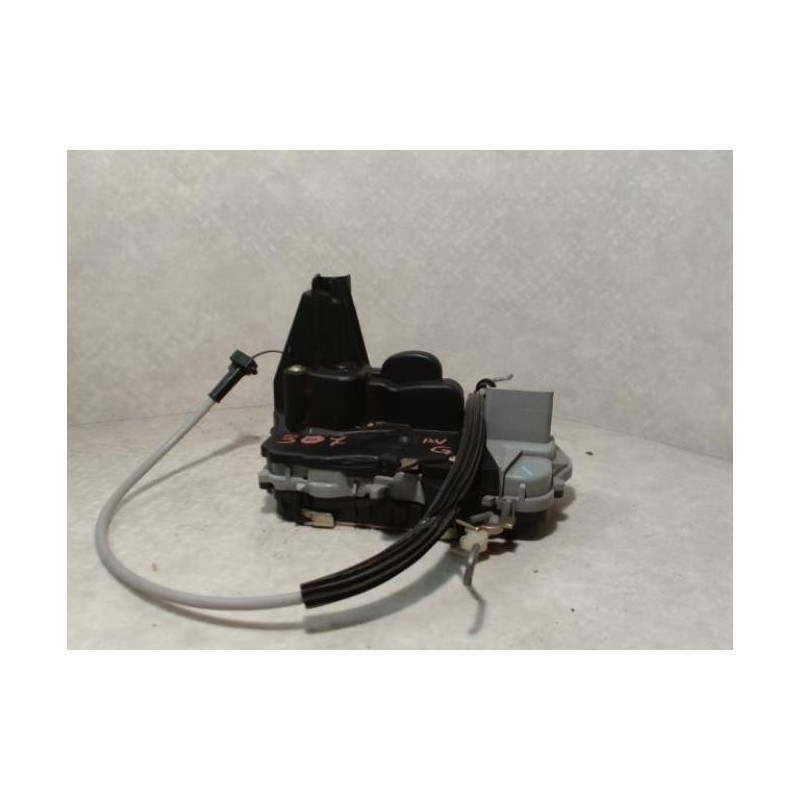 Serrure avant gauche PEUGEOT 307 PHASE 1 d’occasion