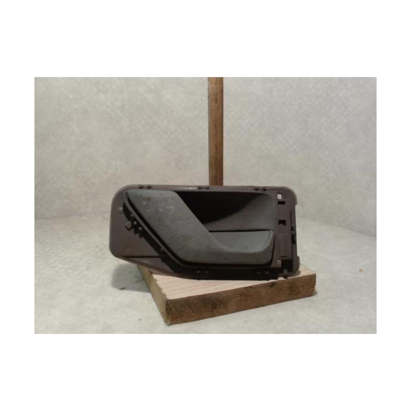 Poignee interieur arriere droit PEUGEOT 405 PHASE 2 BREAK d’occasion