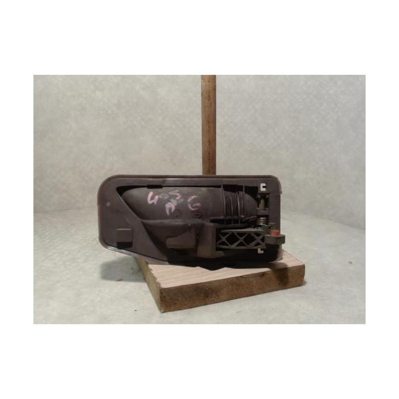 Poignee interieur arriere gauche PEUGEOT 405 PHASE 2 BREAK d’occasion