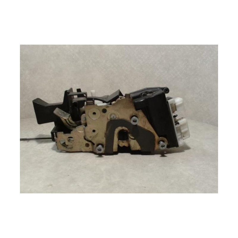 Serrure avant droit PEUGEOT 406 PHASE 1 d’occasion