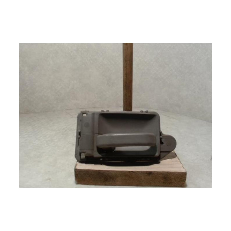 Poignee interieur avant gauche PEUGEOT 205 PHASE 2 d’occasion