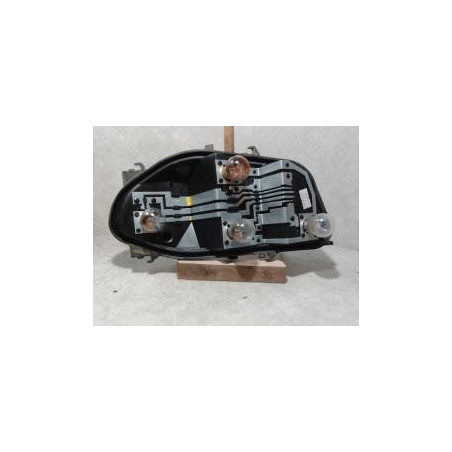 Platine feu arriere droit RENAULT CLIO 3 PHASE 1 d’occasion