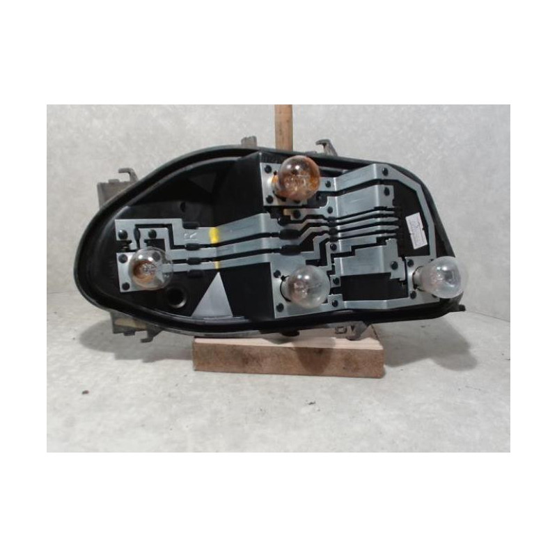 Platine feu arriere droit RENAULT CLIO 3 PHASE 1 d’occasion