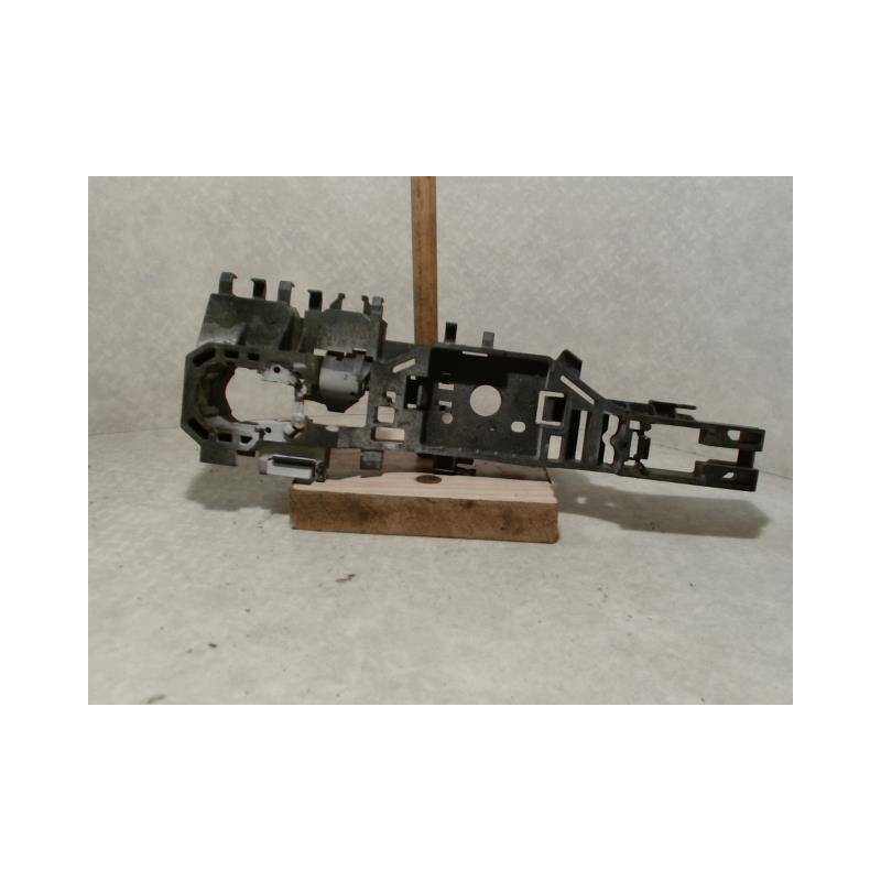 Poignee porte avant gauche RENAULT MEGANE 2 PHASE 1 d’occasion