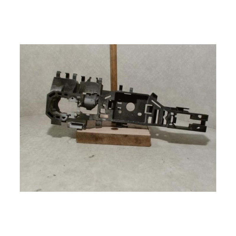Poignee porte avant gauche RENAULT MEGANE 2 PHASE 1 d’occasion