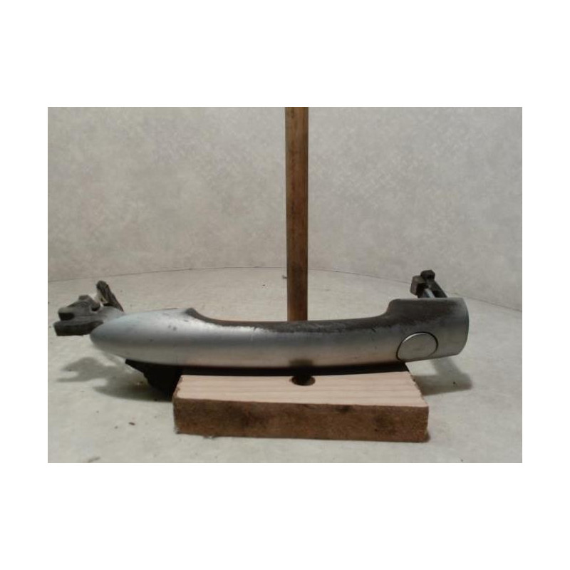 Poignee porte avant gauche RENAULT SCENIC 2 PHASE 1 d’occasion