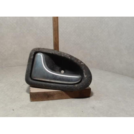Poignee interieur avant gauche RENAULT CLIO 2 PHASE 1 d’occasion