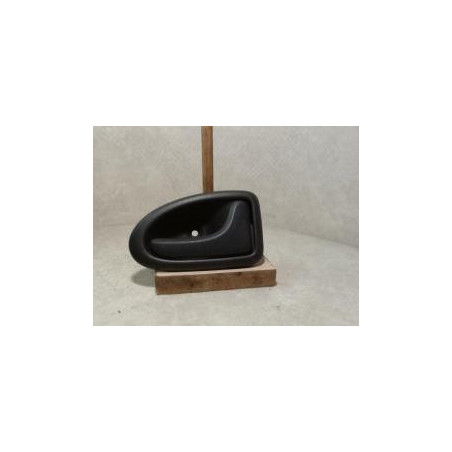 Poignee interieur avant droit RENAULT CLIO 2 PHASE 1 d’occasion