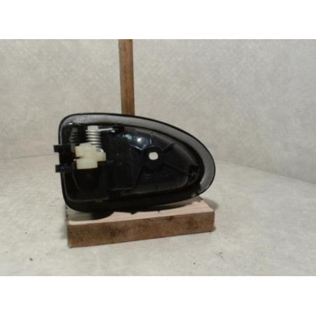 Poignee interieur avant droit RENAULT CLIO 2 PHASE 2 d’occasion