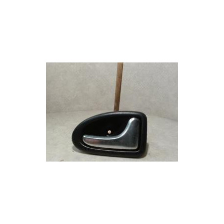 Poignee interieur avant droit RENAULT CLIO 2 PHASE 2 d’occasion