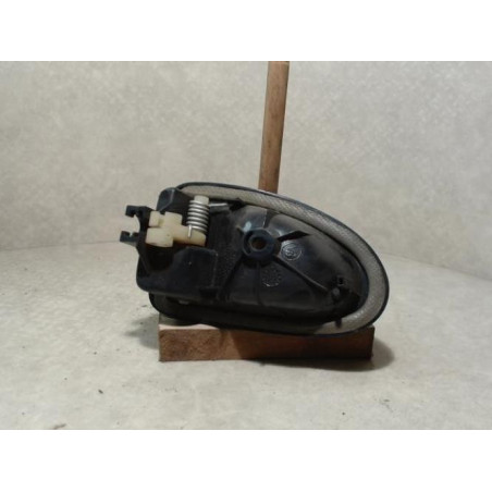 Poignee interieur avant droit RENAULT CLIO 2 PHASE 2 d’occasion