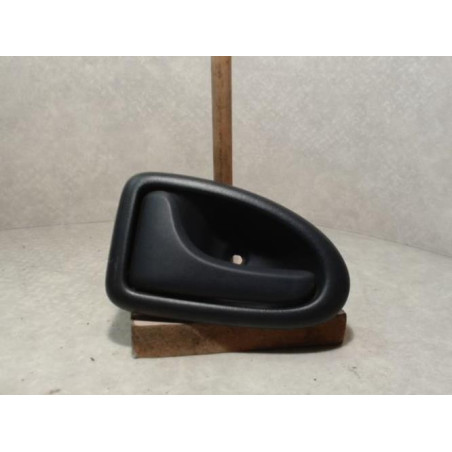 Poignee interieur avant gauche RENAULT CLIO 2 PHASE 1 d’occasion