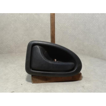Poignee interieur avant gauche RENAULT CLIO 2 PHASE 1 d’occasion