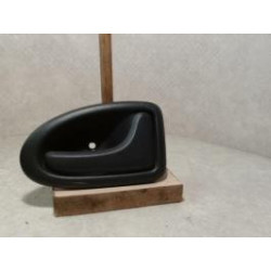 Poignee interieur avant droit RENAULT CLIO 2 PHASE 1 d’occasion