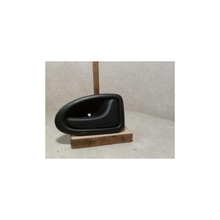 Poignee interieur avant droit RENAULT CLIO 2 PHASE 1 d’occasion