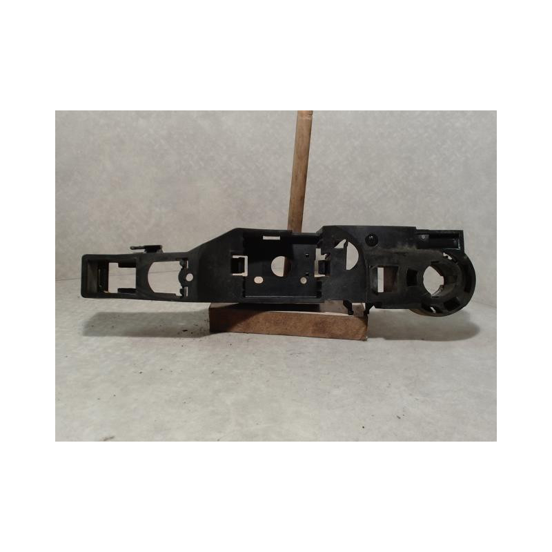 Poignee porte arriere droit RENAULT CLIO 2 PHASE 2 d’occasion