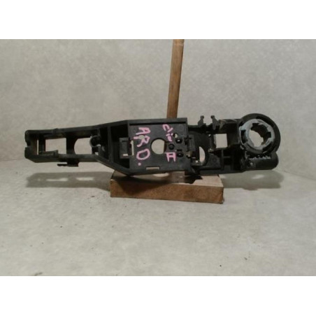 Poignee porte arriere droit RENAULT CLIO 2 PHASE 2 d’occasion