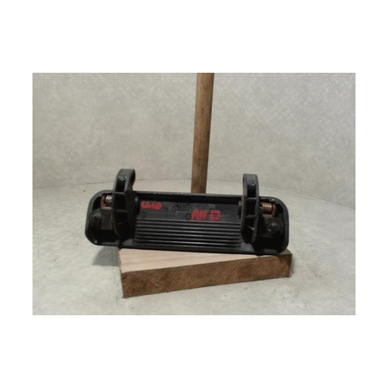 Poignee porte arriere droit RENAULT CLIO 1 PHASE 1 d’occasion