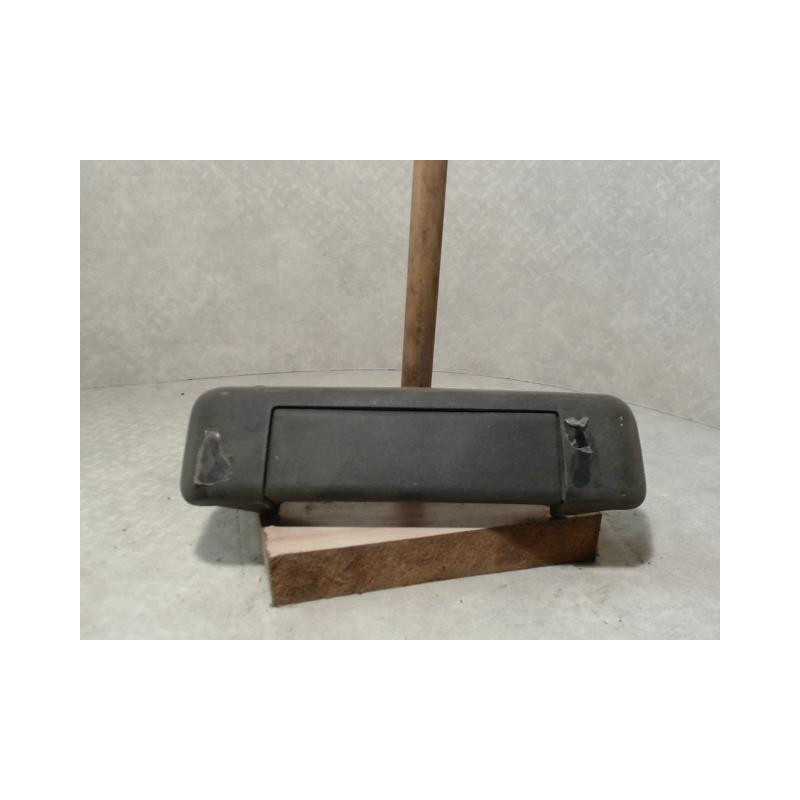 Poignee porte avant droit RENAULT R19 PHASE 1 d’occasion