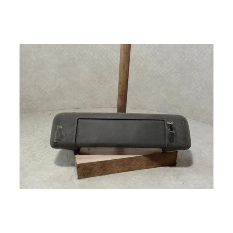 Poignee porte avant droit RENAULT R19 PHASE 1 d’occasion