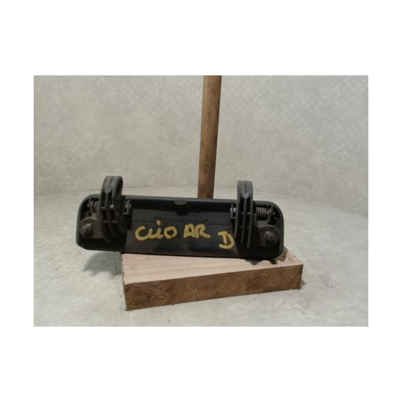 Poignee porte arriere droit RENAULT CLIO 1 PHASE 2 d’occasion