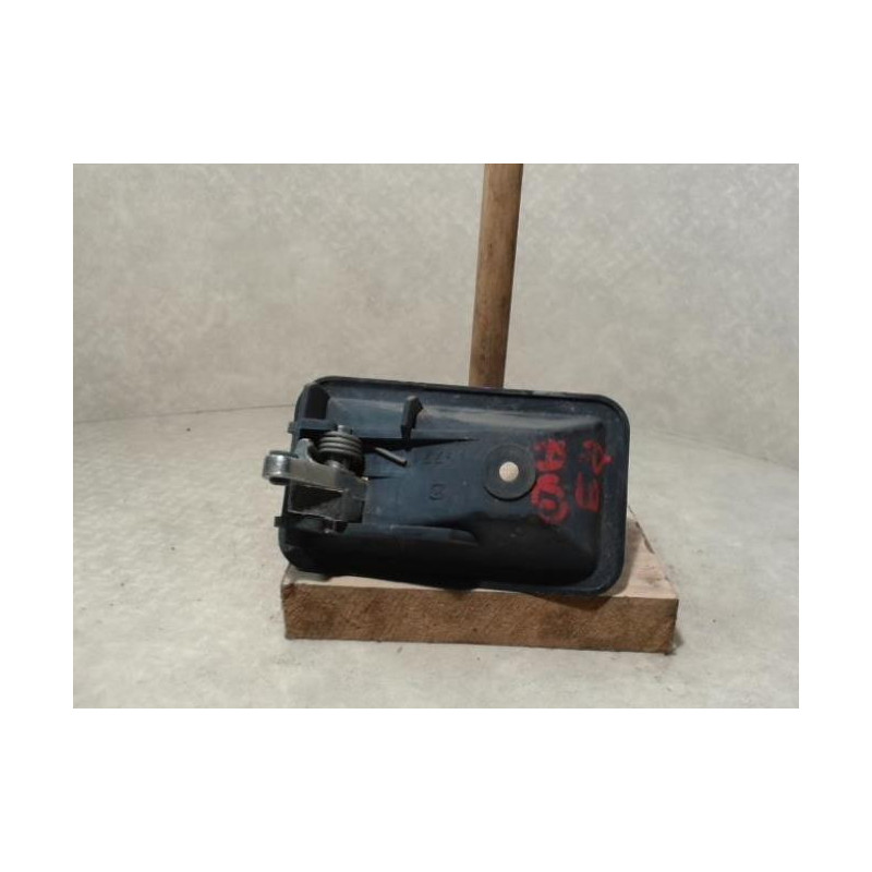 Poignee interieur avant droit RENAULT R9 d’occasion