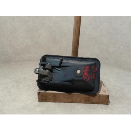 Poignee interieur avant droit RENAULT R9 d’occasion