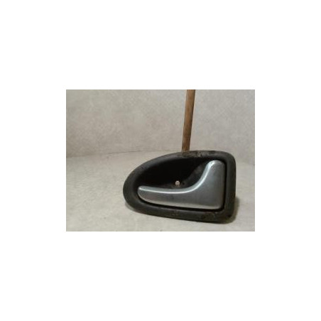 Poignee interieur avant droit RENAULT CLIO 2 PHASE 1 d’occasion