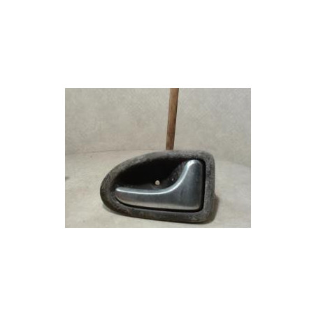 Poignee interieur avant droit RENAULT CLIO 2 PHASE 1 d’occasion