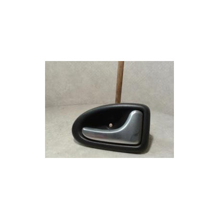 Poignee interieur avant droit RENAULT CLIO 2 PHASE 2 d’occasion