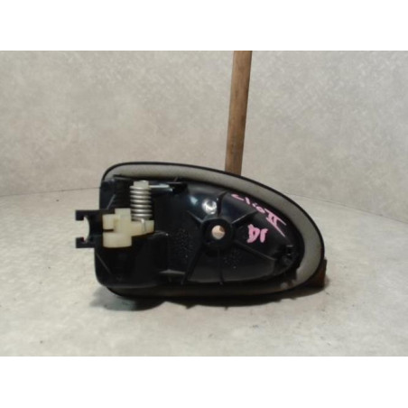 Poignee interieur avant droit RENAULT CLIO 2 PHASE 2 d’occasion
