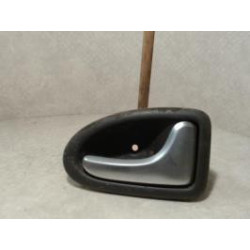 Poignee interieur avant droit RENAULT CLIO 2 PHASE 2 d’occasion