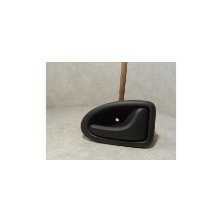 Poignee interieur avant droit RENAULT CLIO 2 PHASE 1 d’occasion