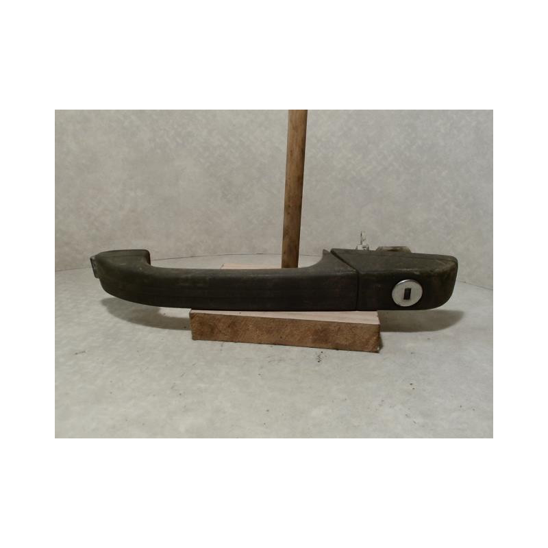 Poignee porte avant droit VOLVO 440 PHASE 1 d’occasion