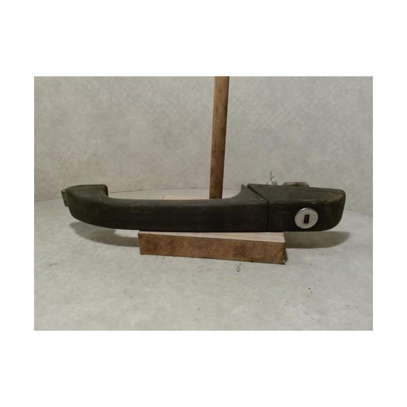 Poignee porte avant droit VOLVO 440 PHASE 1 d’occasion