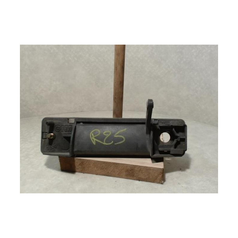 Poignee porte avant droit RENAULT R25 PHASE 1 d’occasion