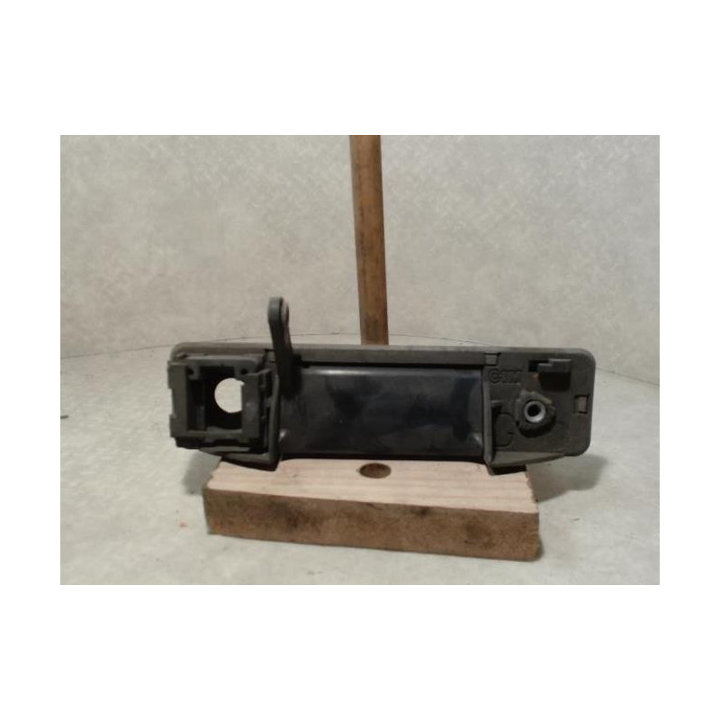Poignee porte avant droit RENAULT R21 PHASE 2 BREAK d’occasion