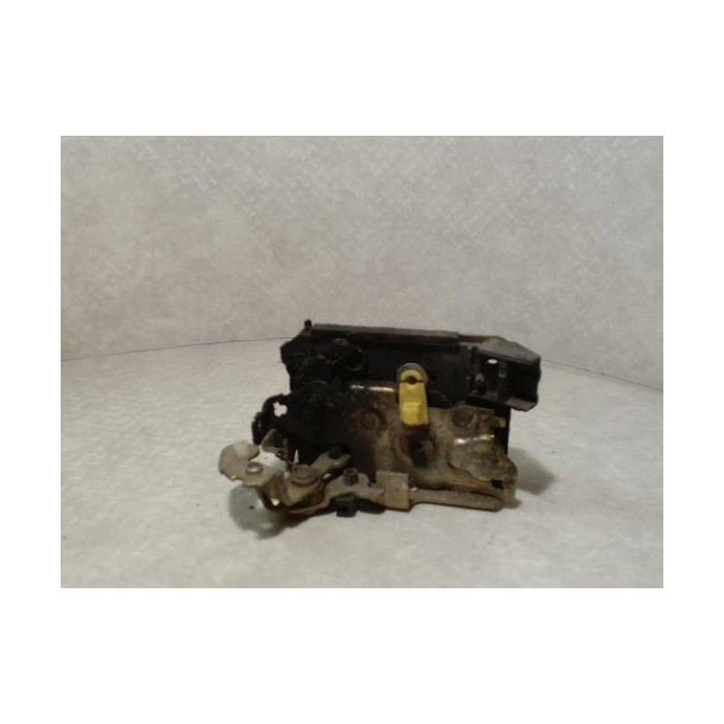 Serrure arriere gauche RENAULT R19 PHASE 2 d’occasion