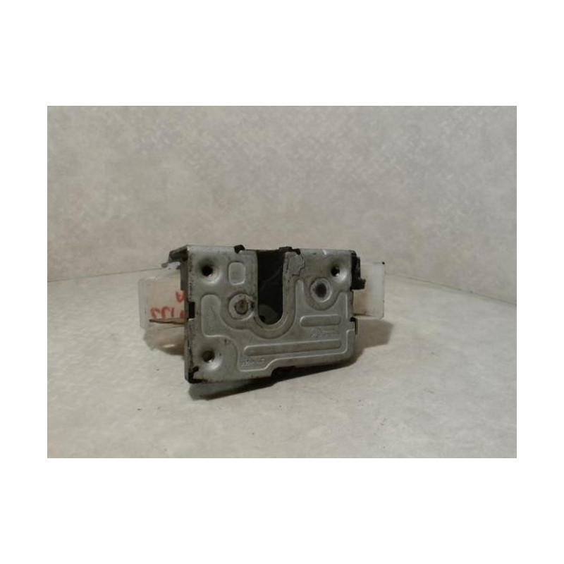 Serrure avant droit RENAULT CLIO 2 PHASE 2 d’occasion