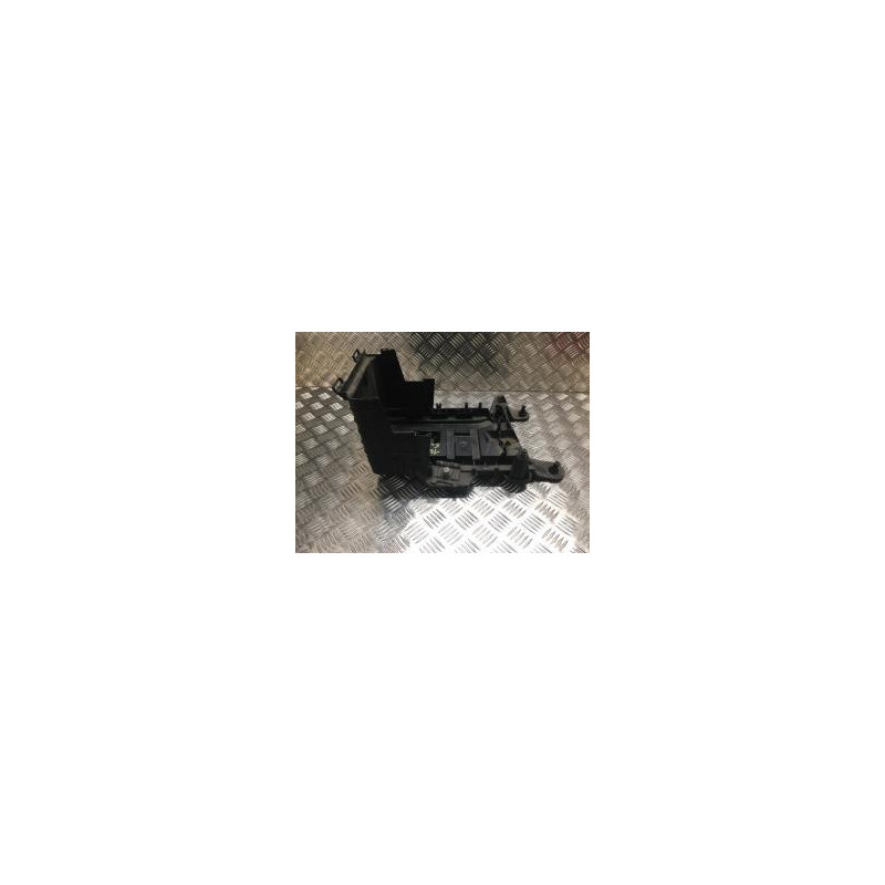 Coffre à batterie VOLKSWAGEN PASSAT 5 d’occasion