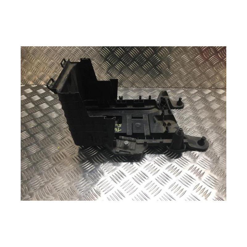 Coffre à batterie VOLKSWAGEN PASSAT 5 d’occasion
