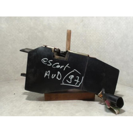 Serrure avant droit FORD ESCORT 6 BREAK d’occasion