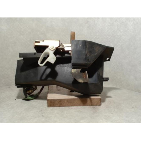 Serrure avant droit FORD ESCORT 6 BREAK d’occasion