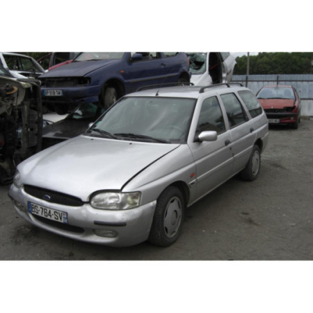 Serrure avant droit FORD ESCORT 6 BREAK d’occasion